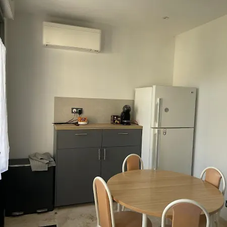 Vakantiehuis Petit Avec Terrasse *